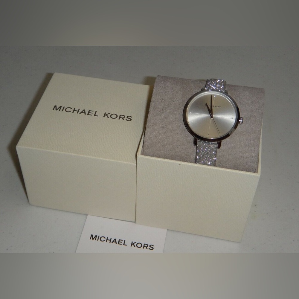 GORGEOUS LIKE NEW!! Michael Kors Women's Charley Silver Sparkle Watch